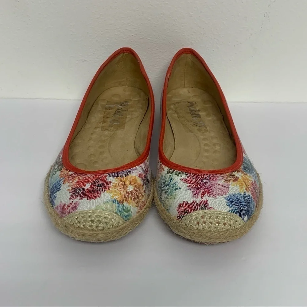 Michelle D Women's Size 7.5M Floral Espadrille Flats Shoes